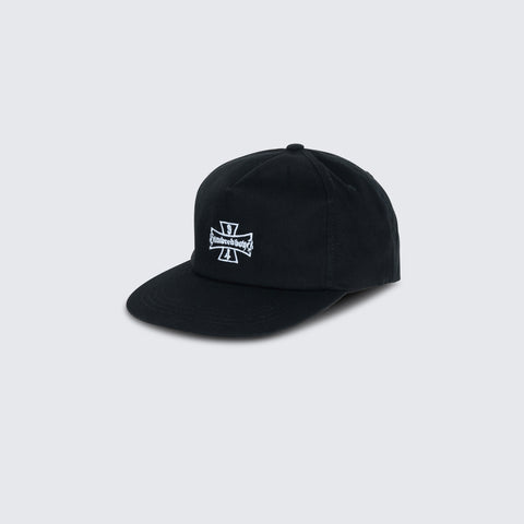 The Hundredboyz HB SHIELD CAP, a collaboration between Ninetyfour and Hundredboyz. This cap comes in deep black with the distinctive logo embroidered in white thread. 